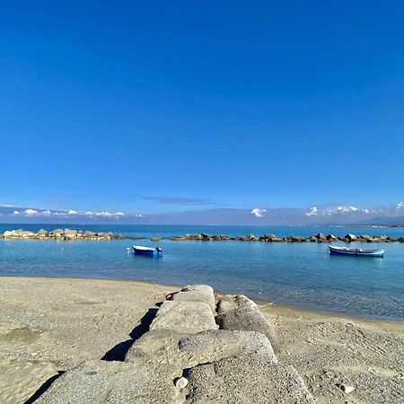 Appartamenti La Baia Del Rais Falcone Bagian luar foto
