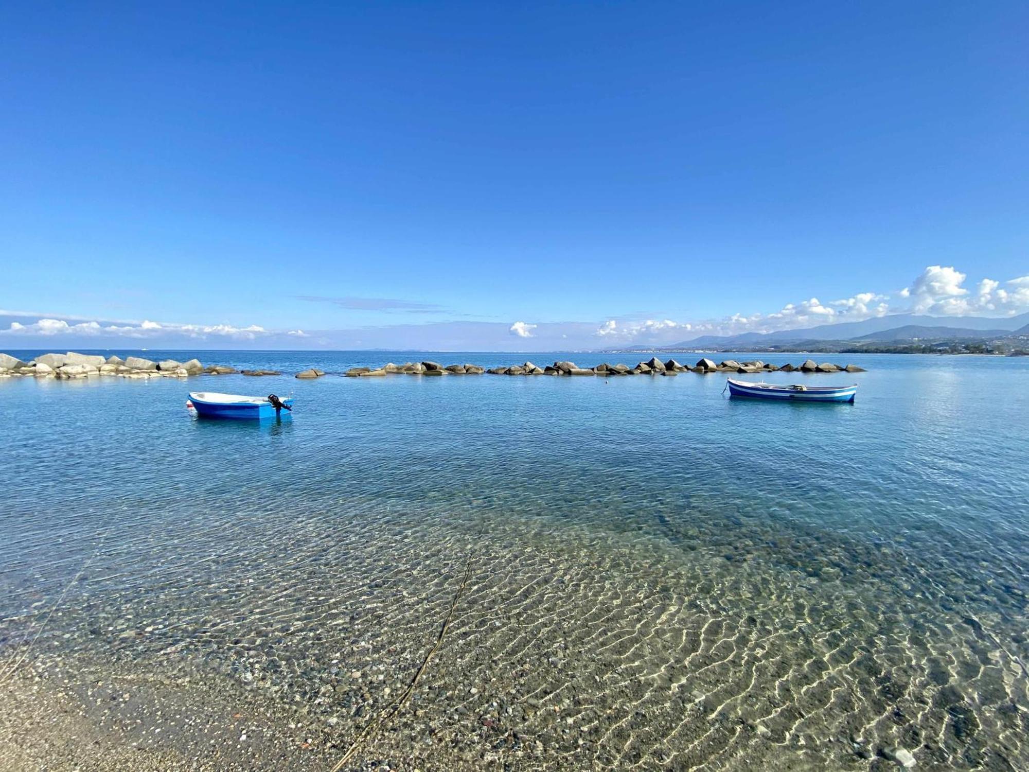 Appartamenti La Baia Del Rais Falcone Bagian luar foto